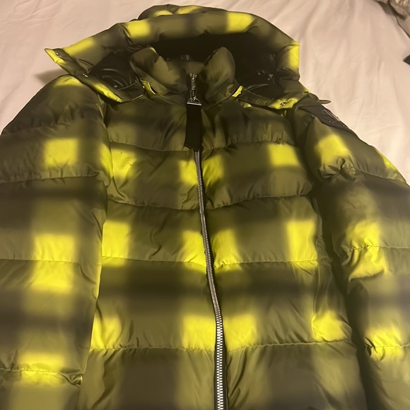 Power puff moose knuckle Worn a few times but mostly pretty fresh size medium - Picture 2 of 3